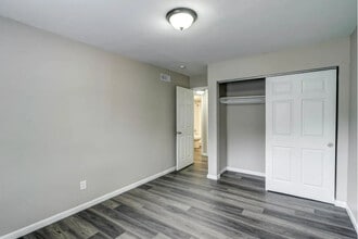 Building Photo - Spanish Oaks