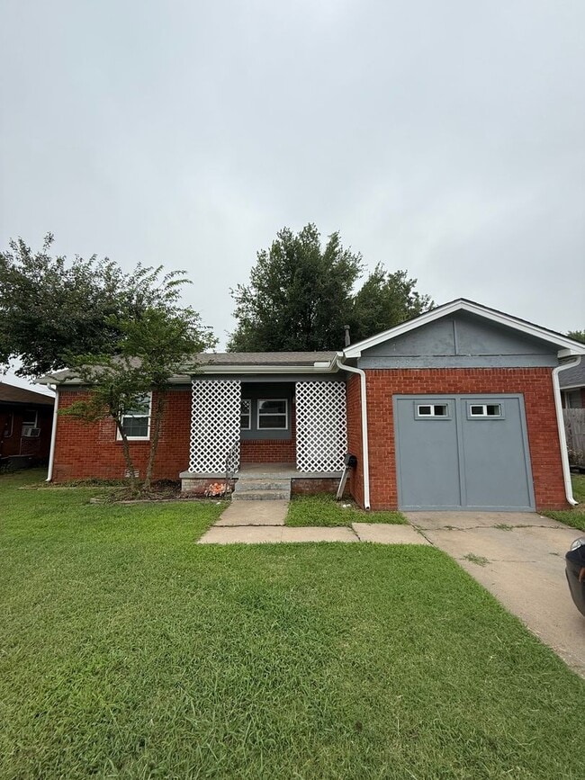 Building Photo - 2724 SW 46th St
