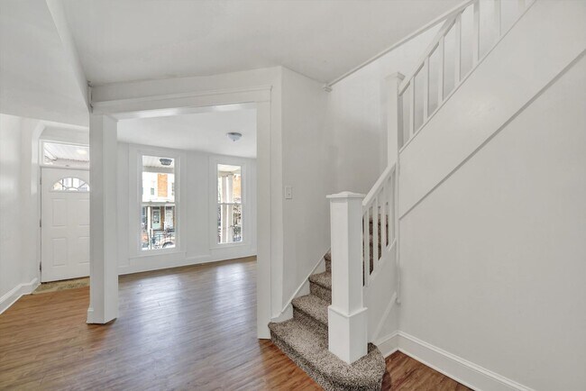 Foto del edificio - 3 Bed near Charles Village