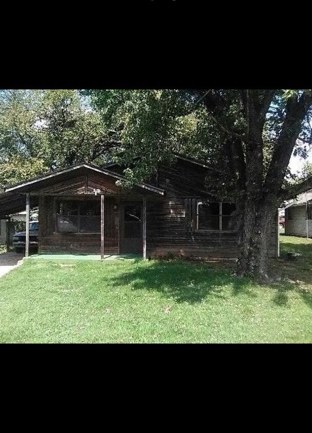 Primary Photo - 1130 E 9th St