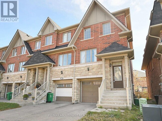 Building Photo - 1314 Granrock Crescent