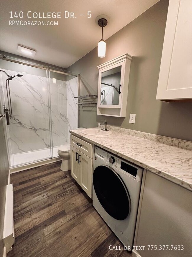 Foto del edificio - 140 College Dr