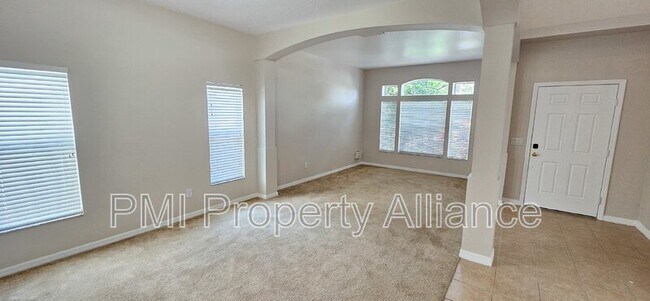 Building Photo - 9832 Heron Pointe Dr