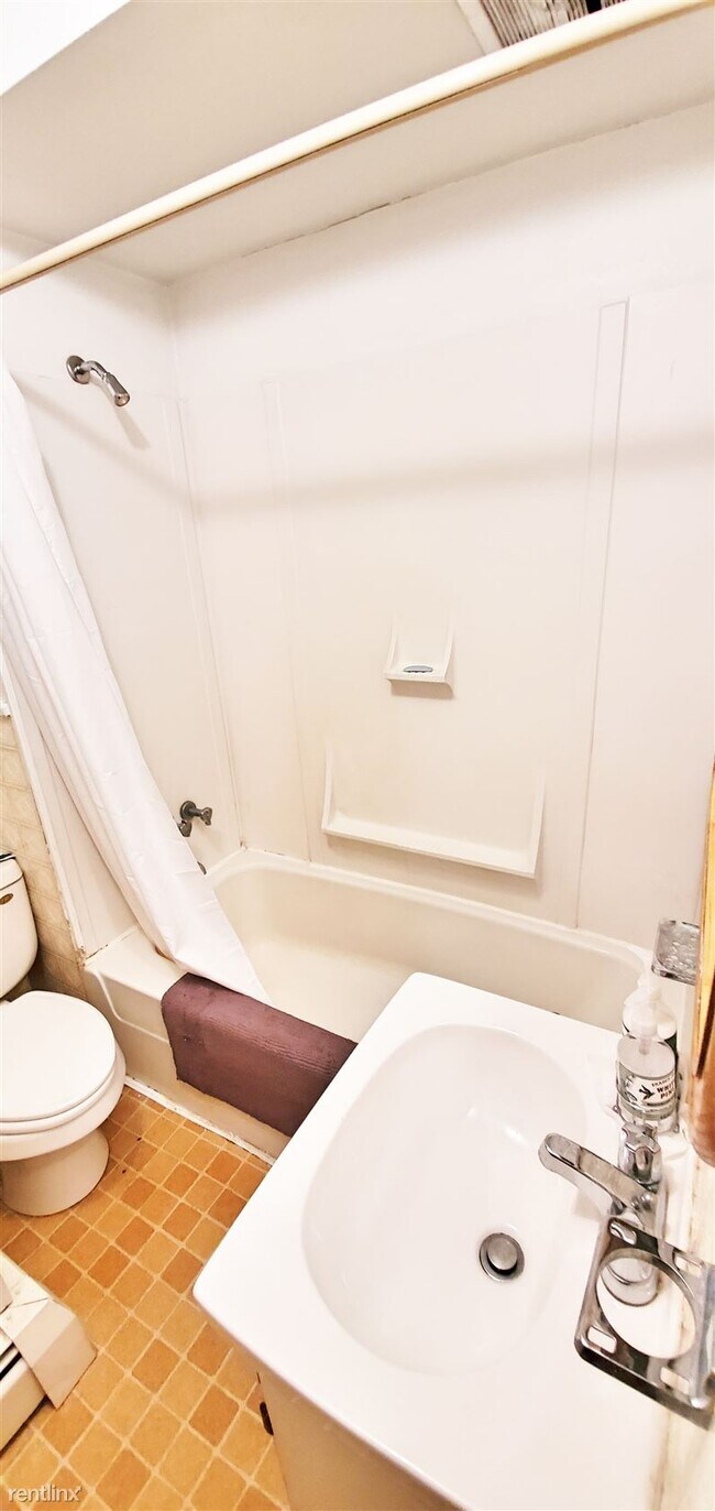 Foto del edificio - 2 br, 1 bath  - 192 Adams St # 1