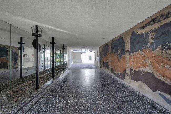 Foto del edificio - North of Sunset, Large 1 bed unit