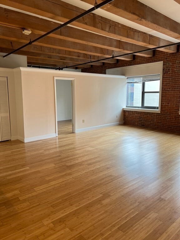 Building Photo - 33 Sleeper St