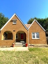 Building Photo - 1129 NE 16th St
