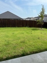 Building Photo - 4803 Hunter Hurst Dr
