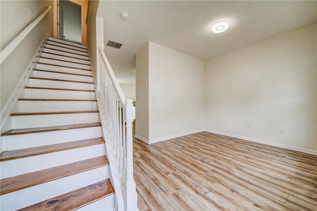 Building Photo - 3285 Hidden Cove Cir NW