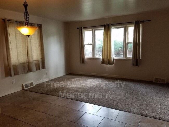 Building Photo - 2507 Michigan Ave