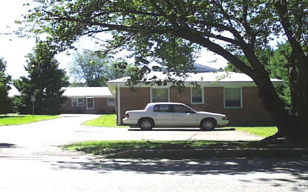 Primary Photo - 102-106 S Kelly Ave