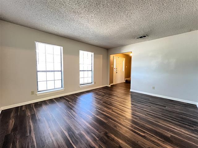 Building Photo - 2019 Longmeadow Ct