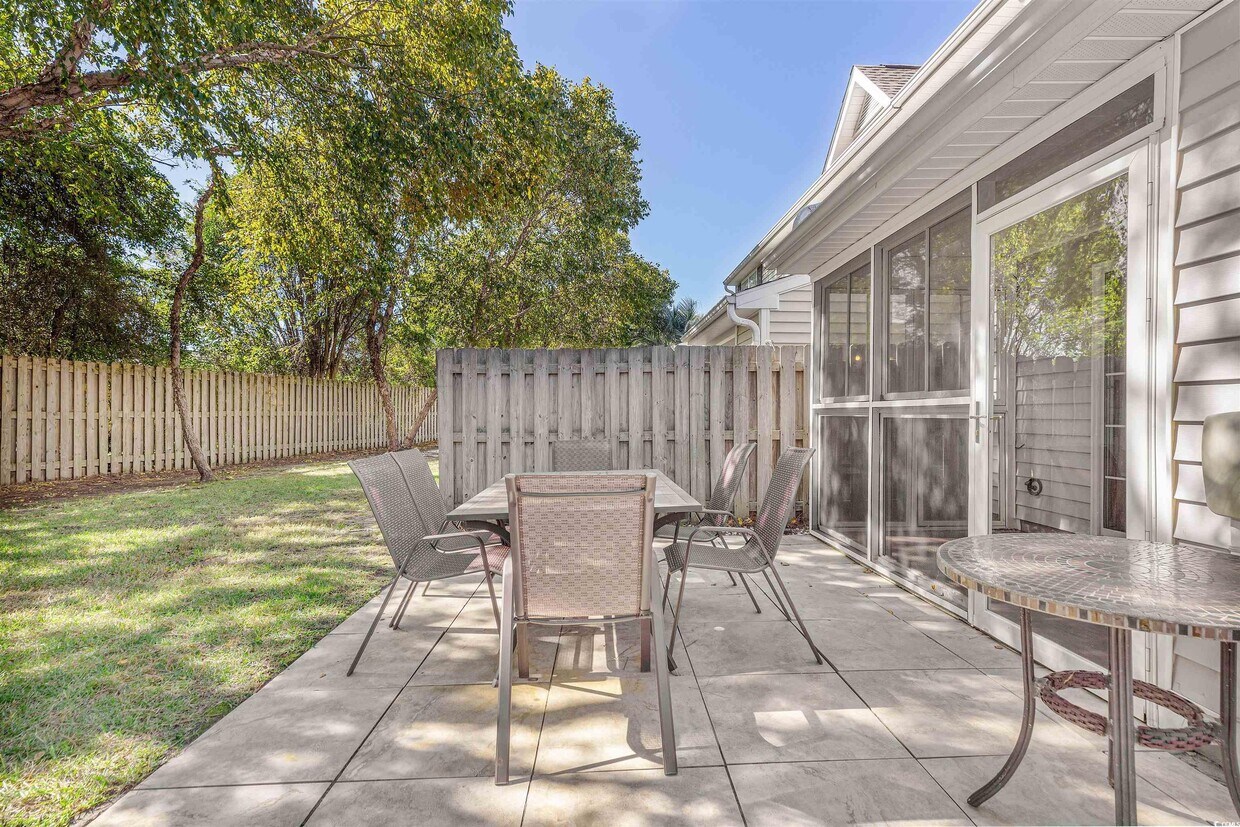 Foto del edificio - 3515 Crepe Myrtle Ct