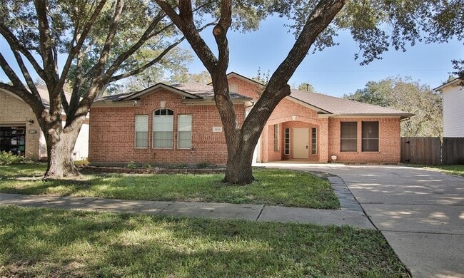 Building Photo - 1126 Colonial Heights Dr