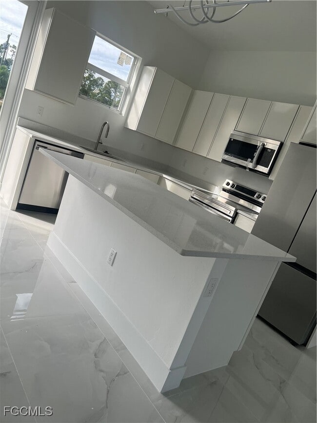 Building Photo - 464 Eisenhower Blvd