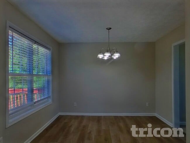 Foto del edificio - 217 White Pine Ln