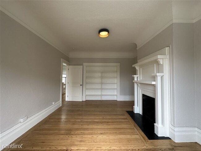 Building Photo - 555-559 2nd St-555