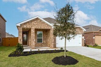 Building Photo - 1026 Whispering Winds Dr