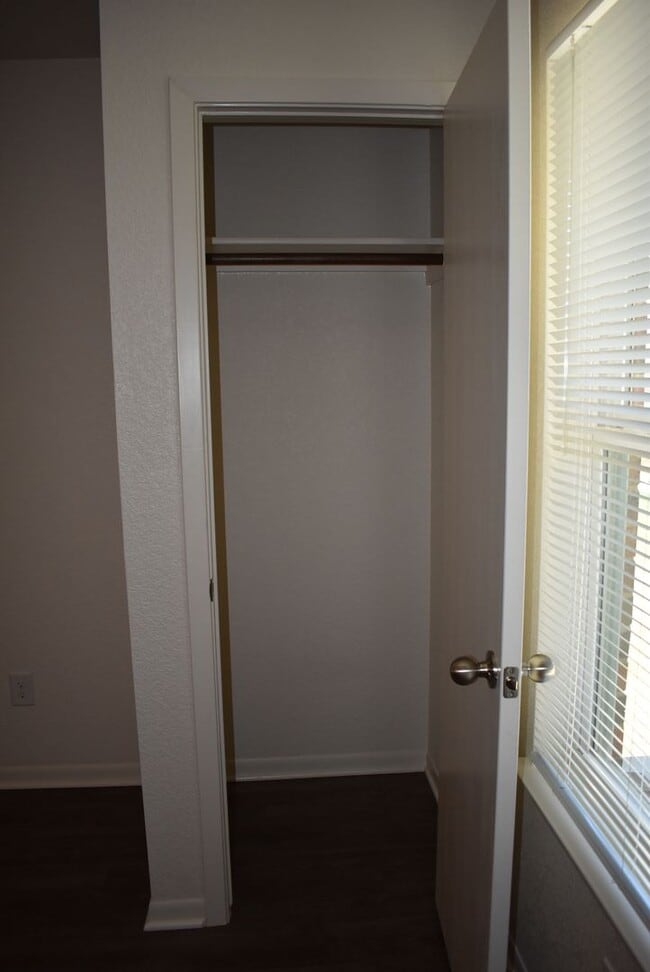 Building Photo - 201 Coby Dr
