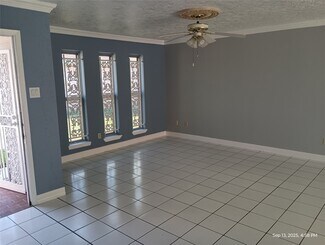 Building Photo - 2722 Lower Valley Dr
