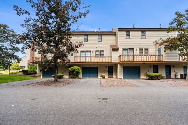 Building Photo - 290 Apache Way