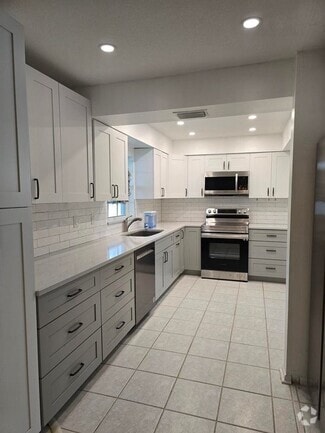 Building Photo - 2672 Rockcrest Ct