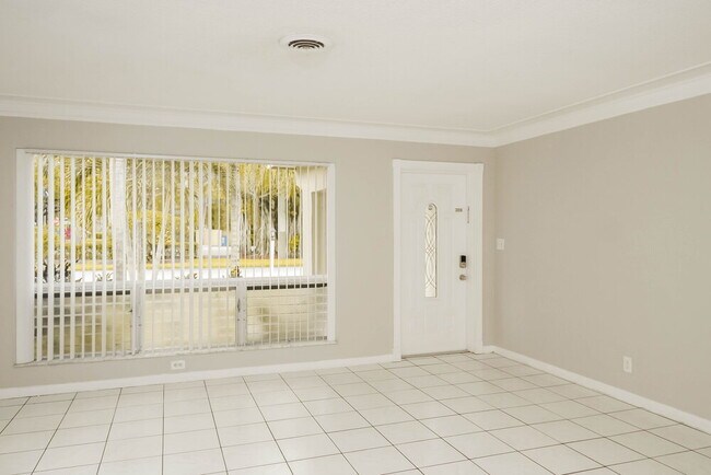 Foto del edificio - 831 NW 43rd Ave