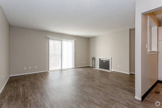 3BR, 2BA Townhouse - 2245 SF - Windchase Flats &amp; Townhomes