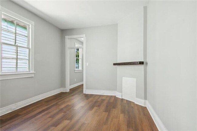 Building Photo - 635-37 Reynes St
