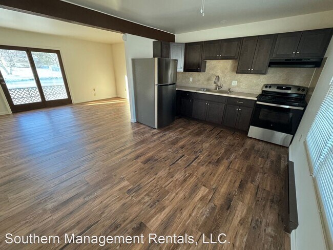 Building Photo - 2 br, 1.5 bath House - 109 Twin Hills Road...