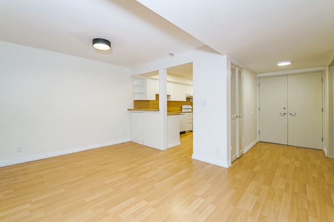 Building Photo - 4807 Woodley Ave