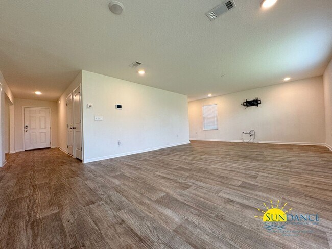 Foto del edificio - Desirable Redstone Commons 4 Bedroom home ...