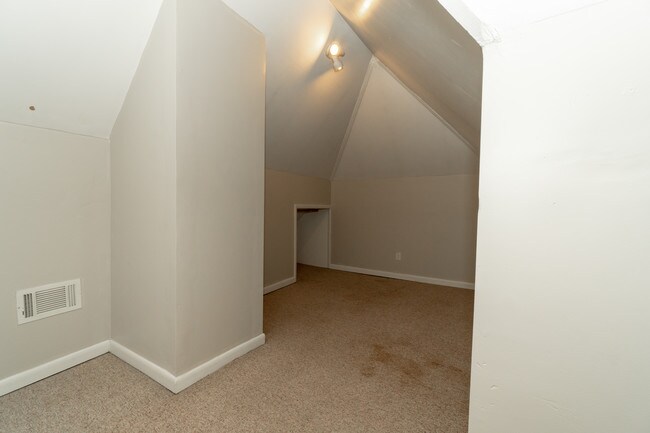 Building Photo - 515 Franklin St