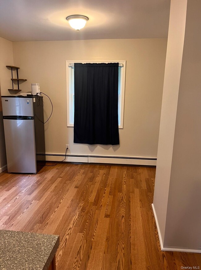 Foto del edificio - 5 Maplewood Rd