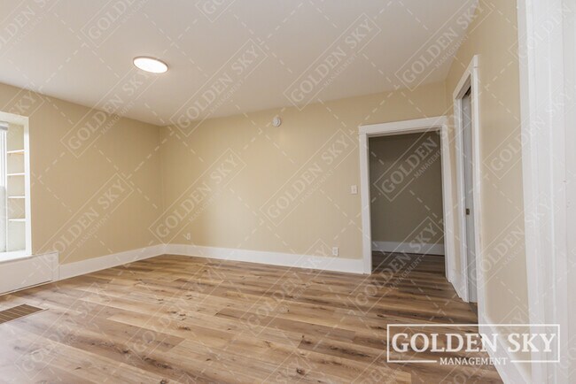 Foto del edificio - 240 S Main St