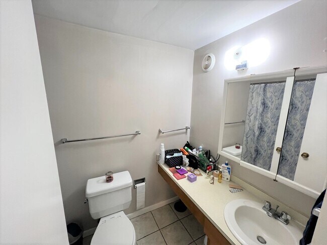 Foto del edificio - Spacious 1 Bdr Apt Across from KSU -