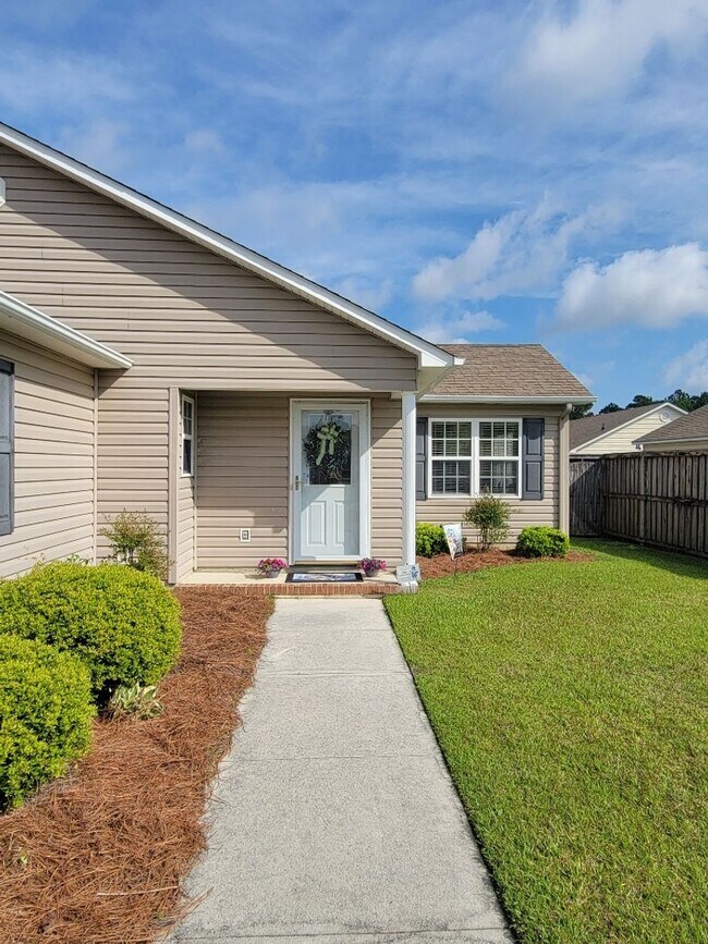 Building Photo - 2018 Heritage Ln