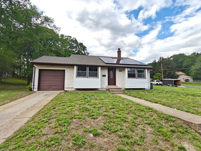 Building Photo - 2313 S Cuthbert Dr