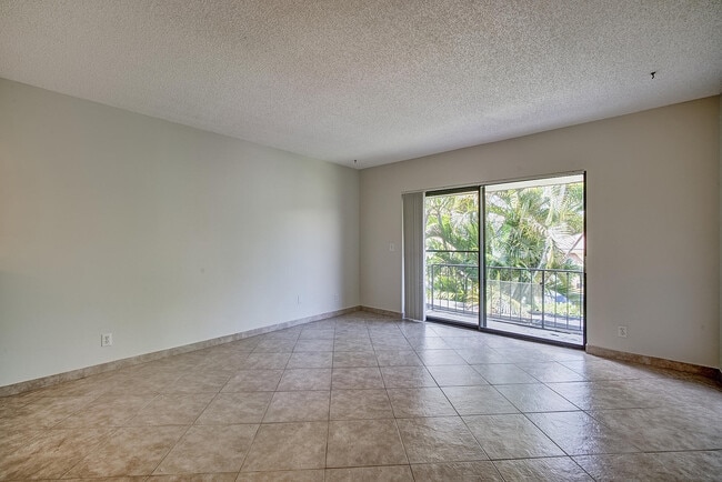 Foto del edificio - 825 NW 13th St