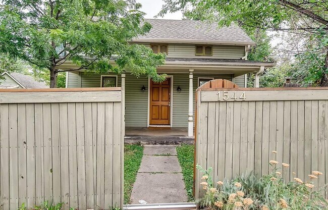 1544 Calle 9 - 1544 9th St