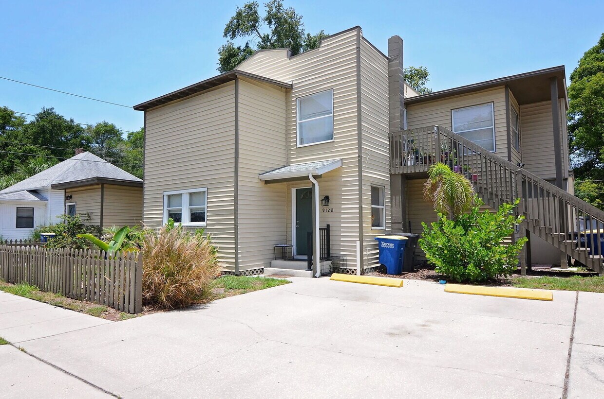 Foto principal - 912 Hart St