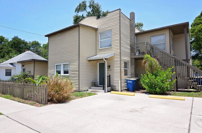 Foto del edificio - 912 Hart St