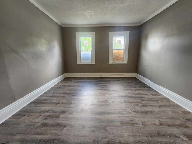 Building Photo - 326 Scio St
