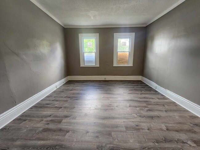 Building Photo - 326 Scio St