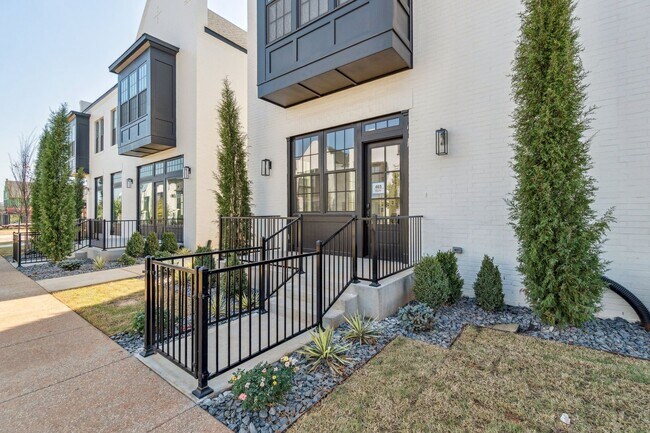 Foto del edificio - Townhome 2 bed 2.5 Bath "The White Workroom" in The Heart of Selah