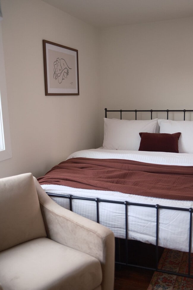 Foto del edificio - 200 S Henry St