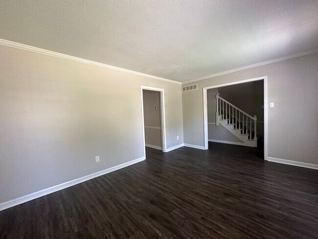 Building Photo - 5377 Fleetway Ave - Available Now!
