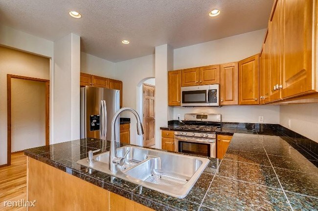 Foto del edificio - 4 br, 3.5 bath Townhome - 31087 Big Bear Dr.