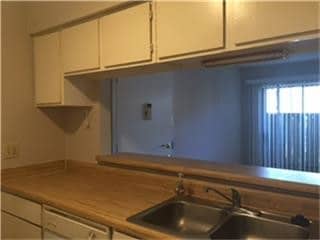 Building Photo - 3300 Pebblebrook Dr