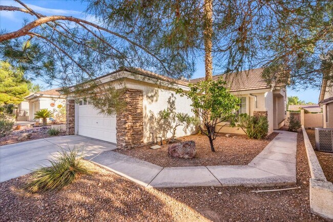 Building Photo - 9736 Double Rock Dr